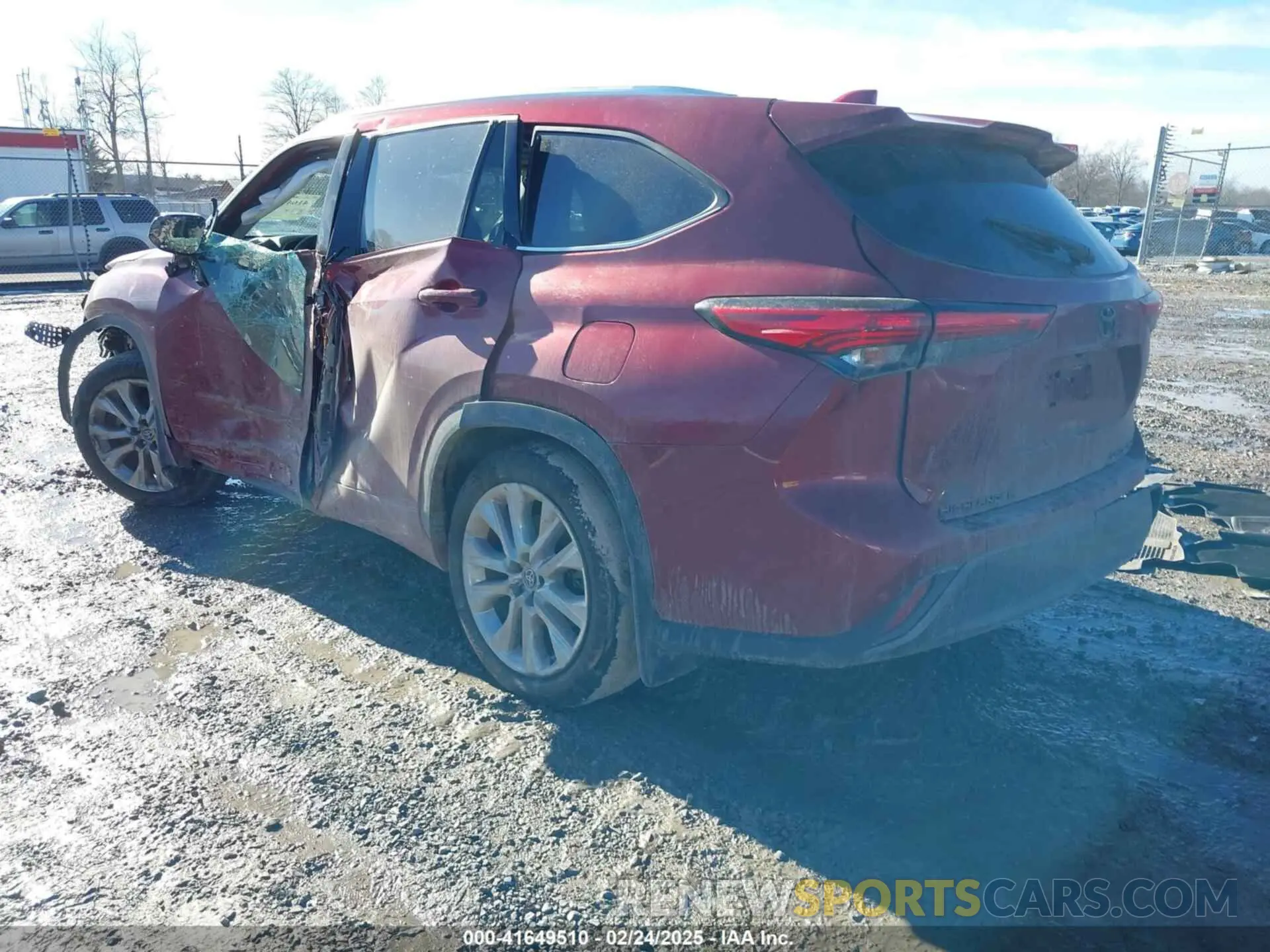 3 Photograph of a damaged car 5TDDZRBH0MS132113 TOYOTA HIGHLANDER 2021