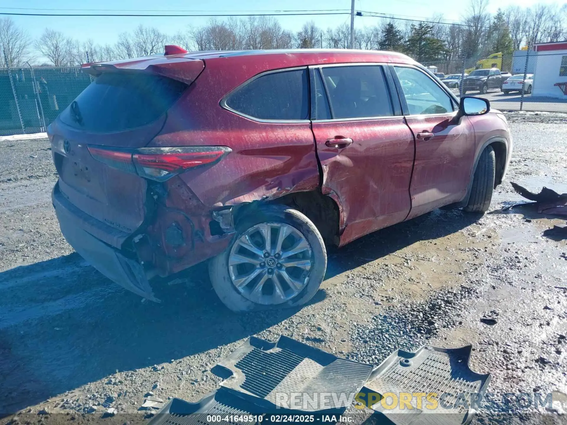 4 Photograph of a damaged car 5TDDZRBH0MS132113 TOYOTA HIGHLANDER 2021