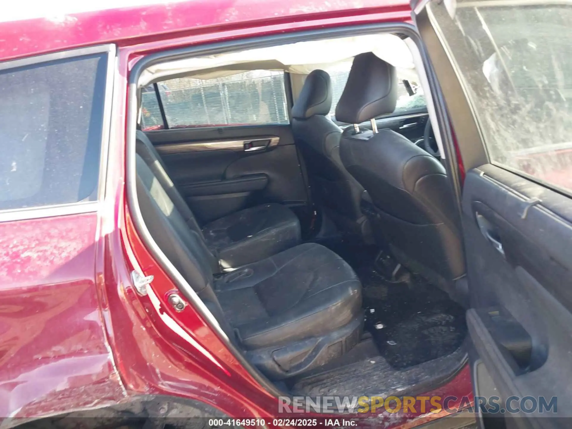 8 Photograph of a damaged car 5TDDZRBH0MS132113 TOYOTA HIGHLANDER 2021