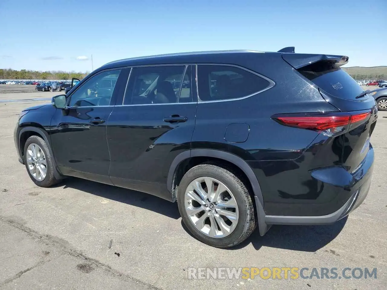 2 Photograph of a damaged car 5TDDZRBH1MS059253 TOYOTA HIGHLANDER 2021