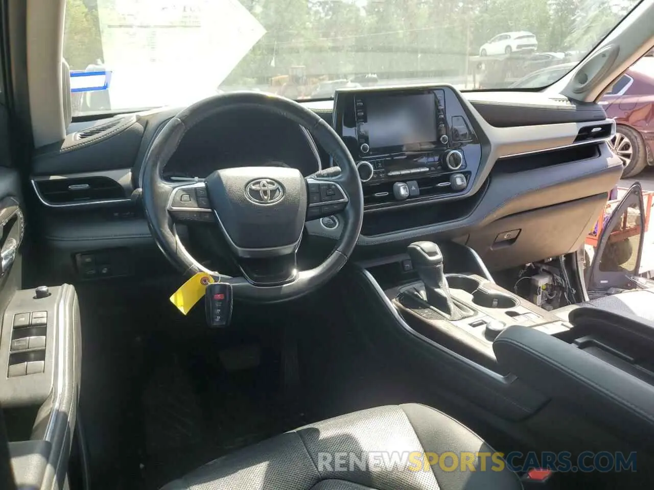 8 Photograph of a damaged car 5TDDZRBH1MS524730 TOYOTA HIGHLANDER 2021