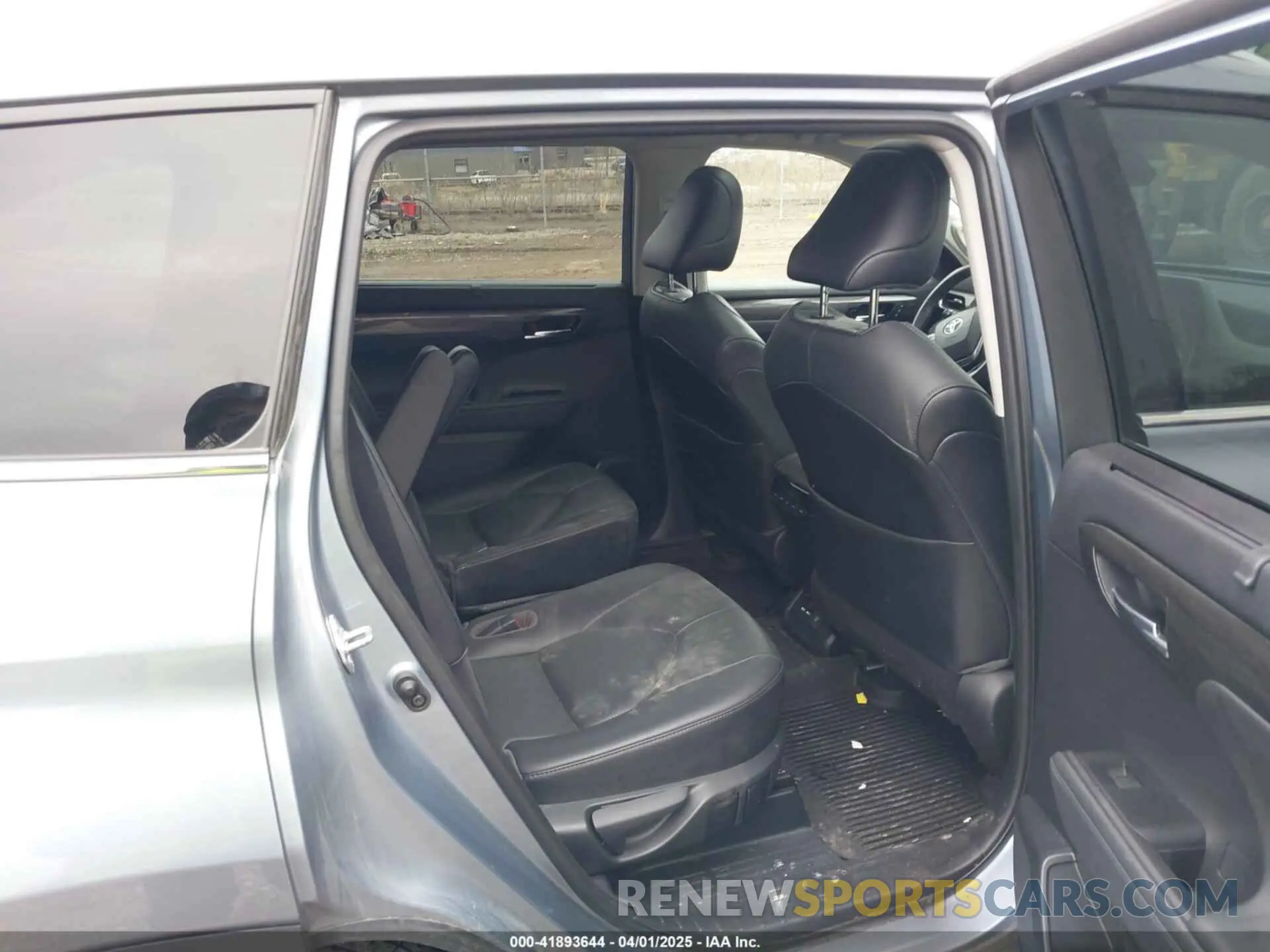 8 Photograph of a damaged car 5TDDZRBH2MS108413 TOYOTA HIGHLANDER 2021