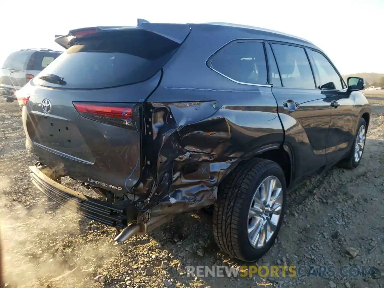 4 Photograph of a damaged car 5TDDZRBH4MS535527 TOYOTA HIGHLANDER 2021