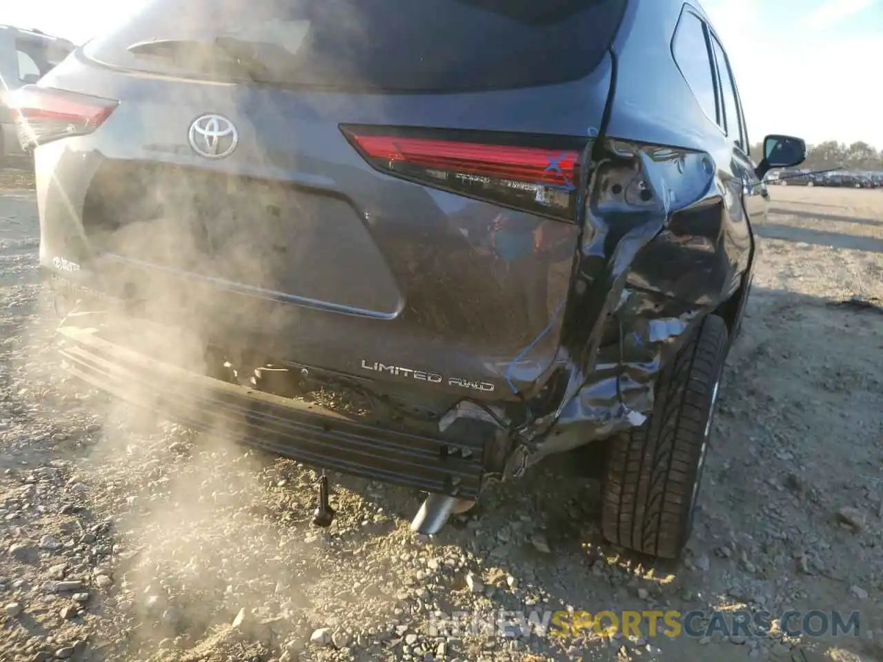 9 Photograph of a damaged car 5TDDZRBH4MS535527 TOYOTA HIGHLANDER 2021