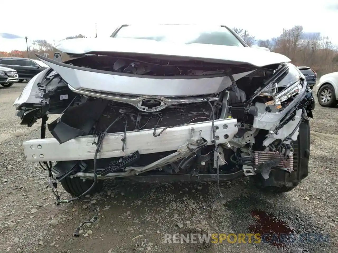 9 Photograph of a damaged car 5TDDZRBH5MS530465 TOYOTA HIGHLANDER 2021