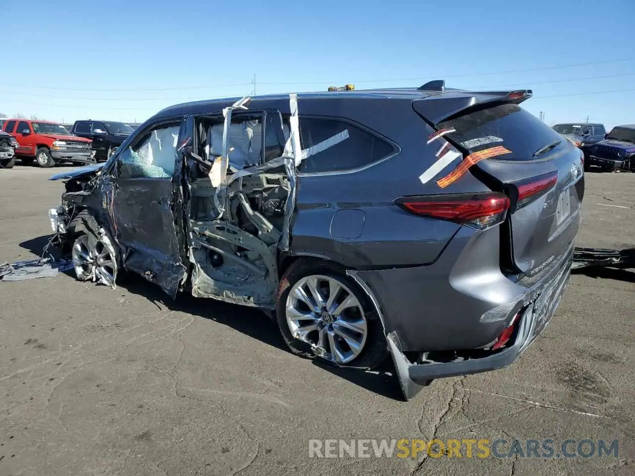 2 Photograph of a damaged car 5TDDZRBH6MS138210 TOYOTA HIGHLANDER 2021