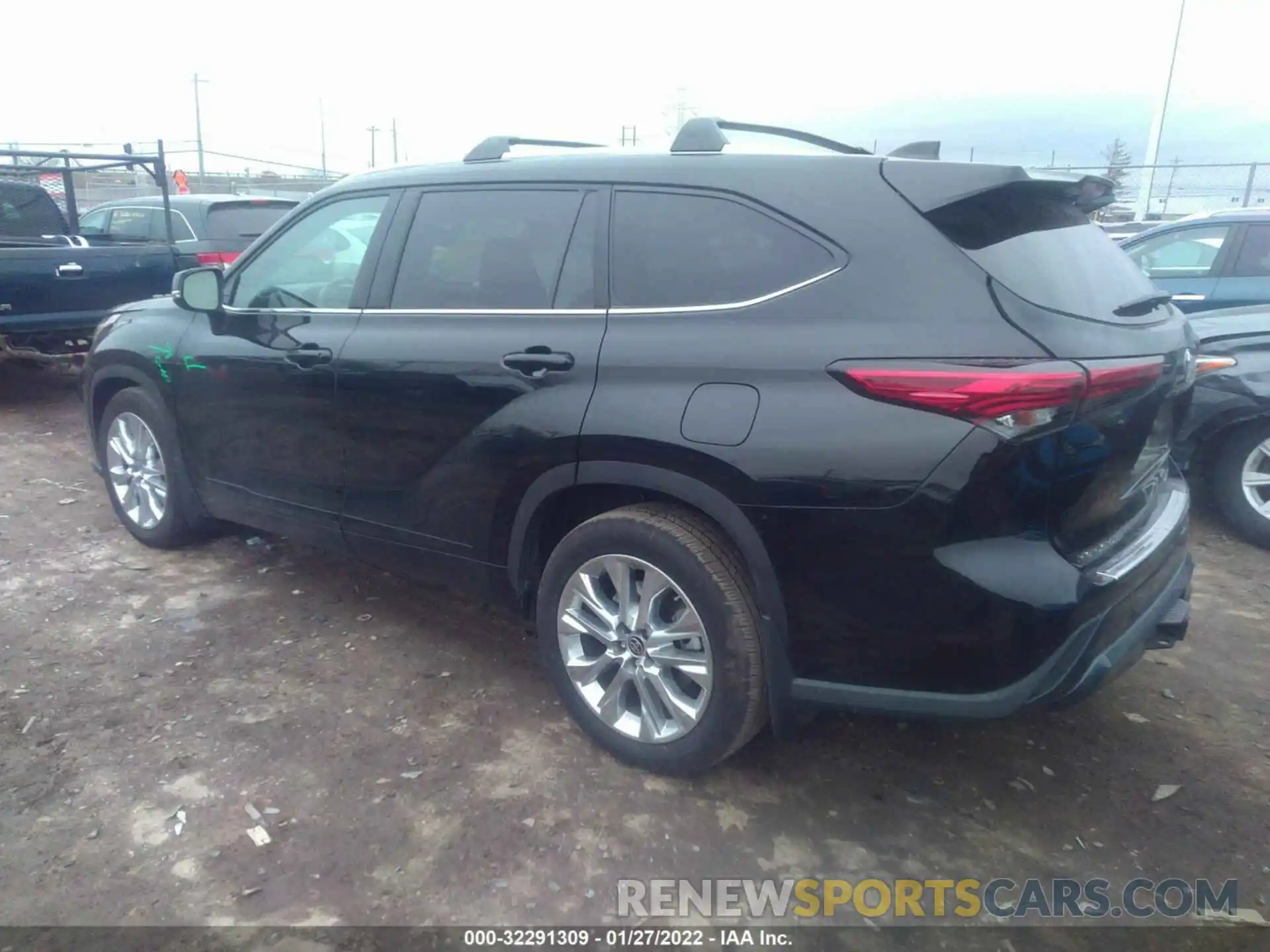 3 Photograph of a damaged car 5TDDZRBH6MS551289 TOYOTA HIGHLANDER 2021