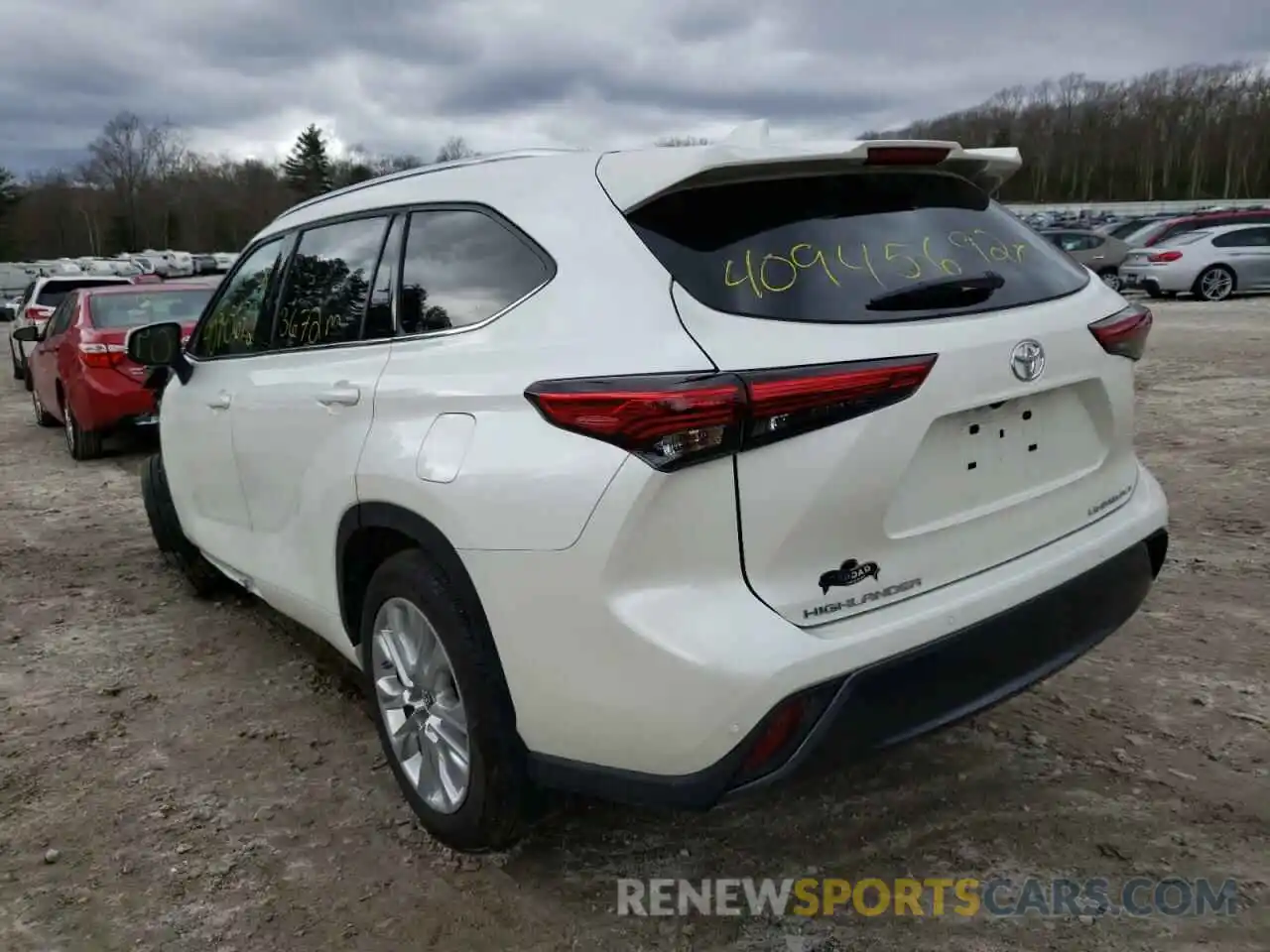 3 Photograph of a damaged car 5TDDZRBH7MS141150 TOYOTA HIGHLANDER 2021