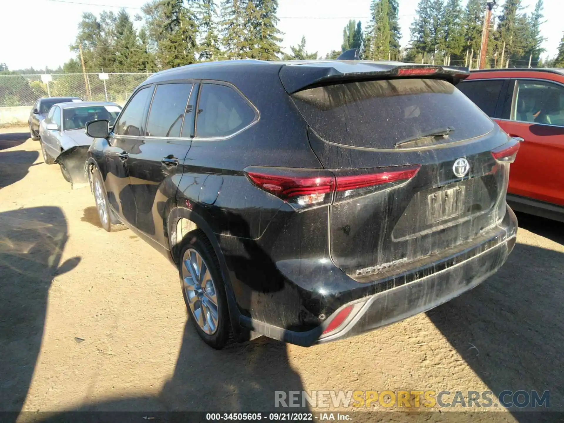 3 Photograph of a damaged car 5TDDZRBH8MS532081 TOYOTA HIGHLANDER 2021