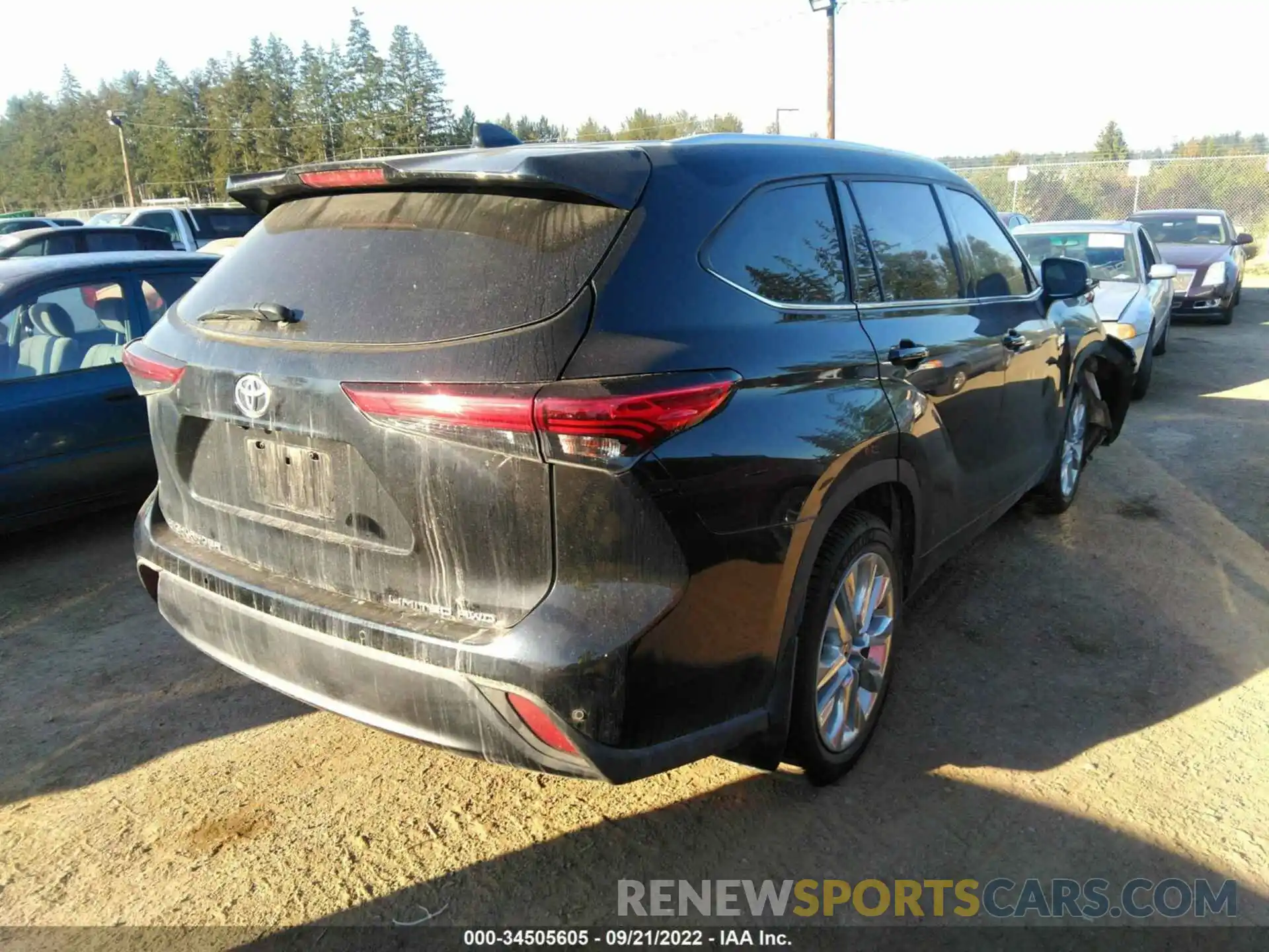 4 Photograph of a damaged car 5TDDZRBH8MS532081 TOYOTA HIGHLANDER 2021