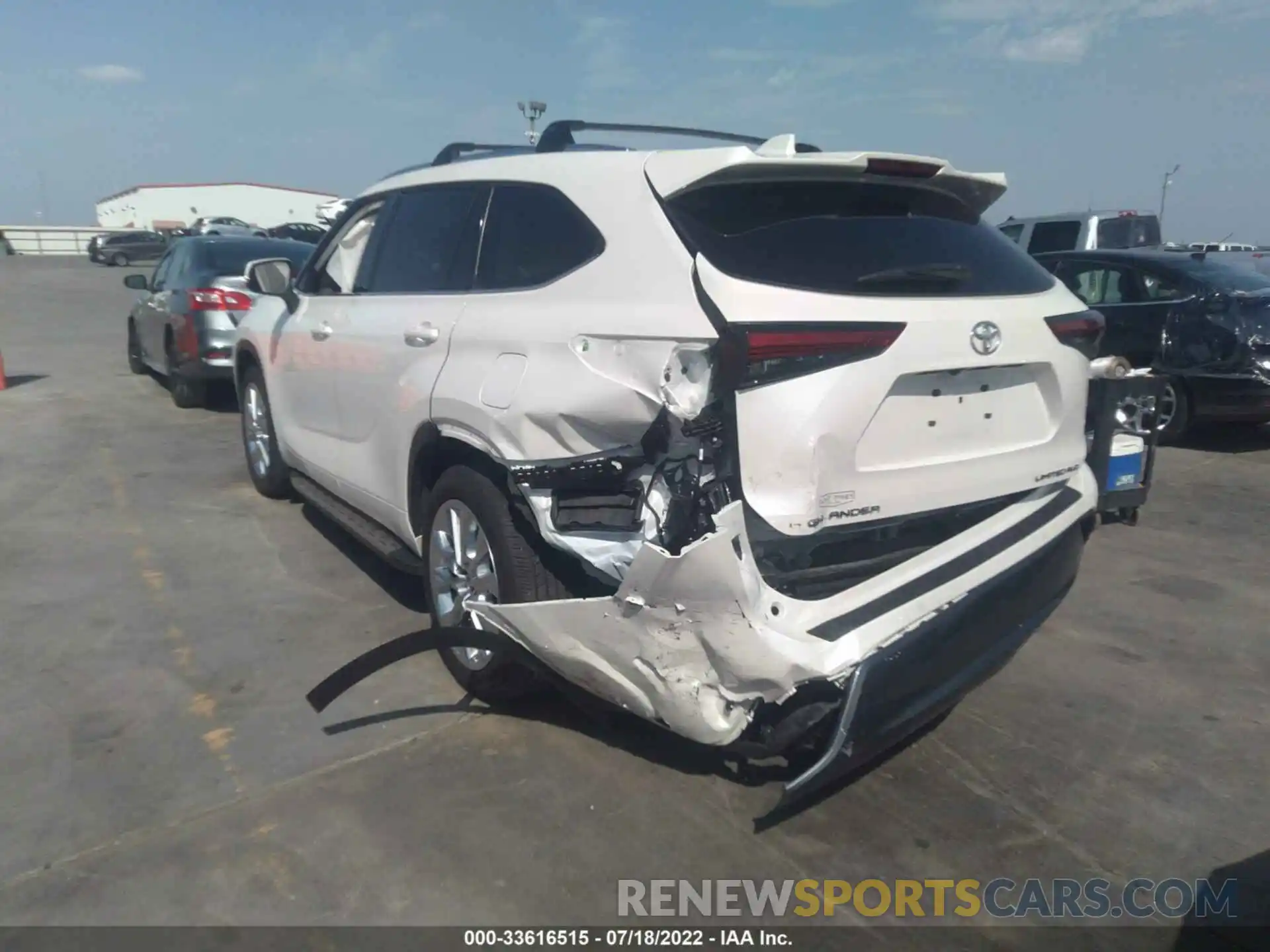 3 Photograph of a damaged car 5TDDZRBH9MS121241 TOYOTA HIGHLANDER 2021