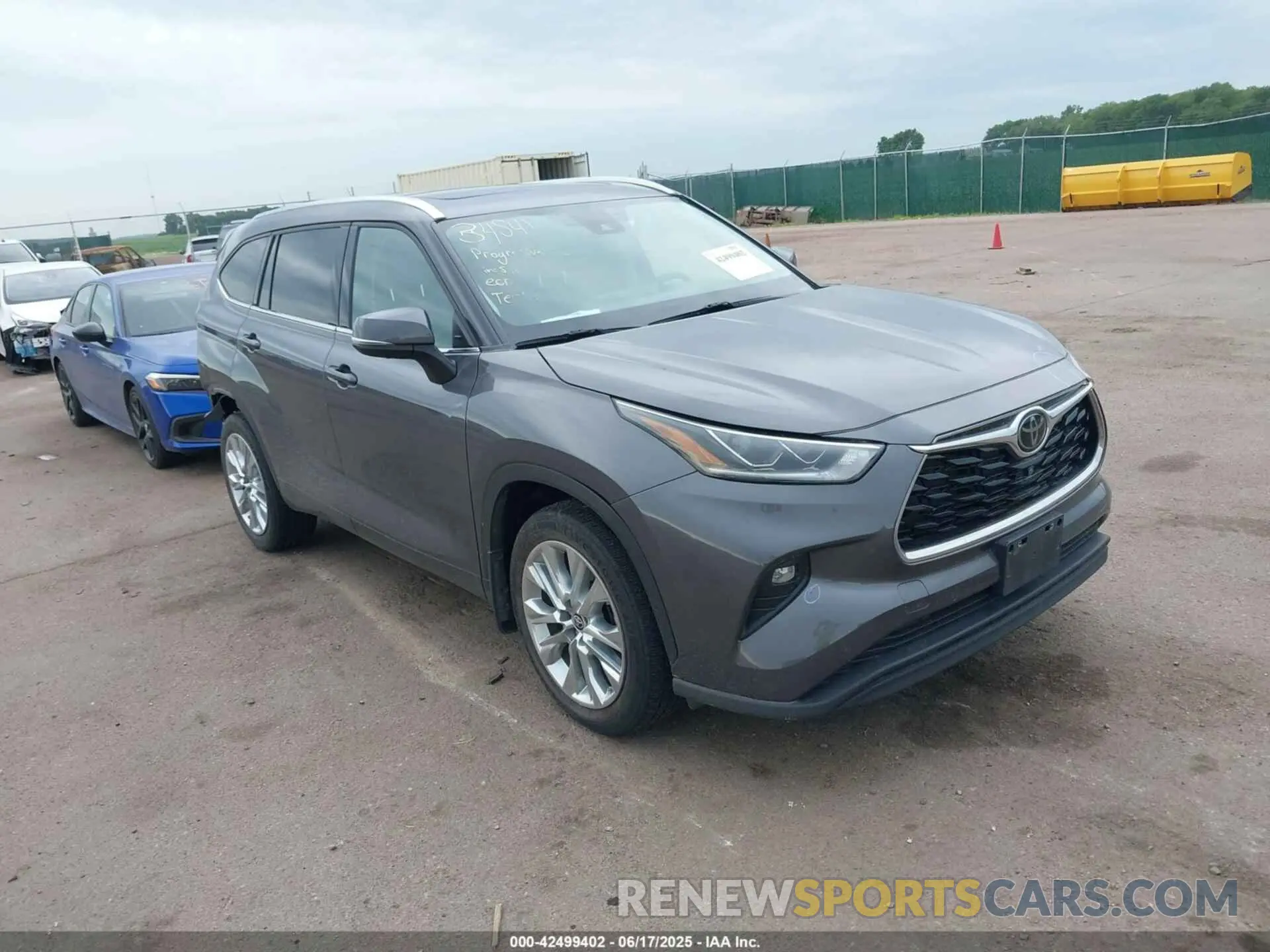 1 Photograph of a damaged car 5TDDZRBH9MS540657 TOYOTA HIGHLANDER 2021
