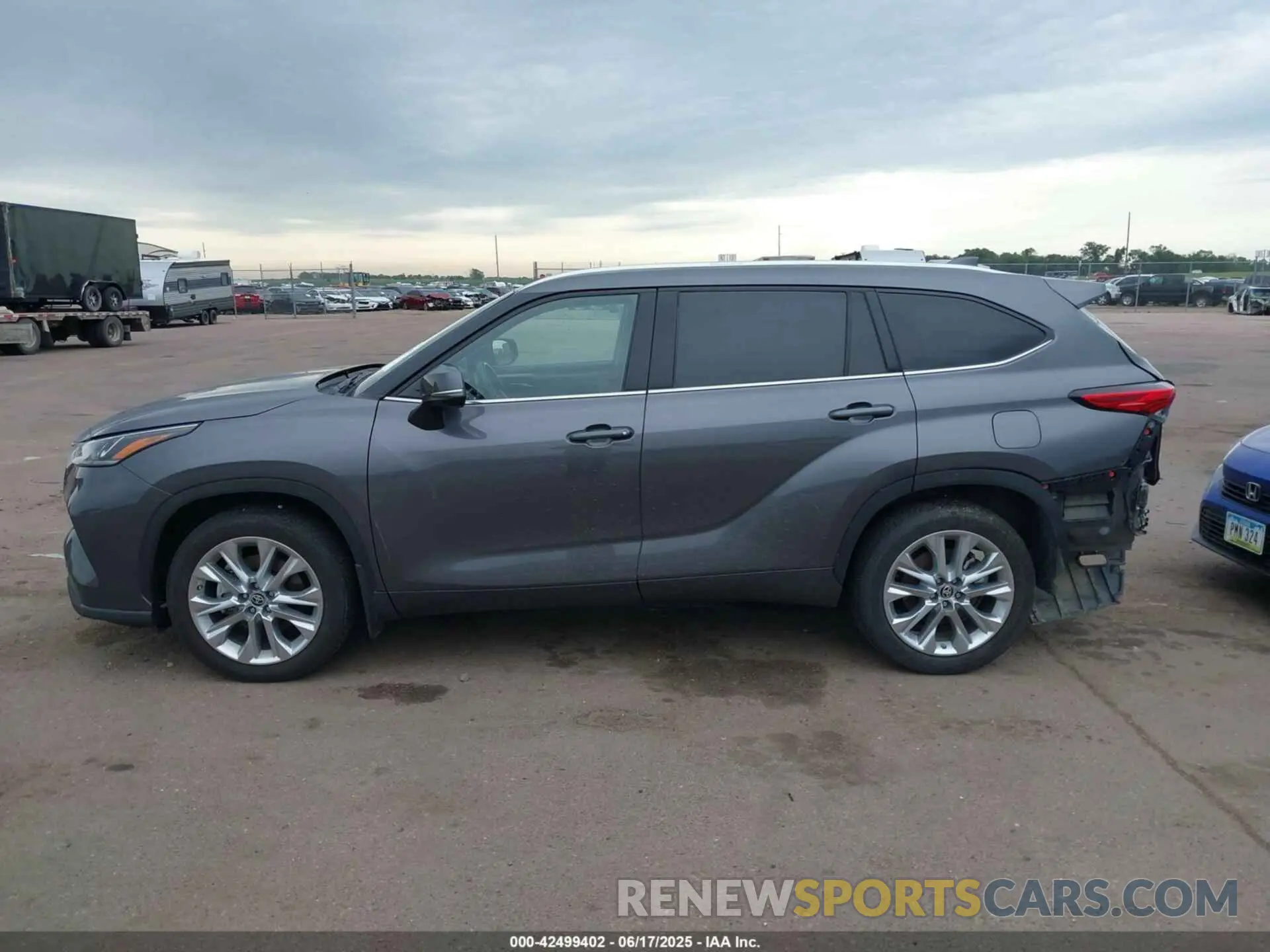 15 Photograph of a damaged car 5TDDZRBH9MS540657 TOYOTA HIGHLANDER 2021