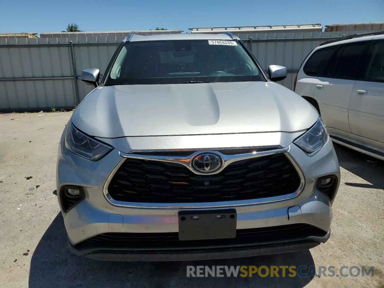 5 Photograph of a damaged car 5TDDZRBHXMS528551 TOYOTA HIGHLANDER 2021