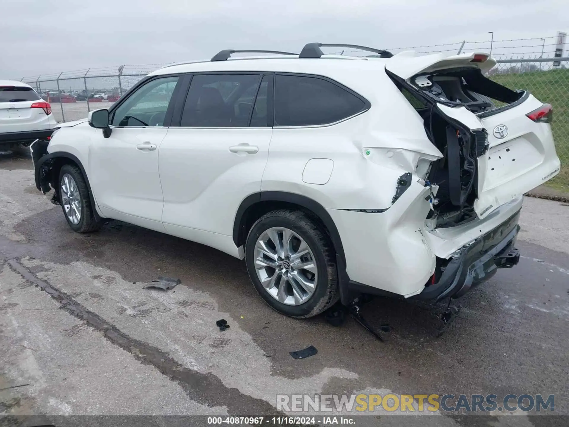 3 Photograph of a damaged car 5TDDZRBHXMS530798 TOYOTA HIGHLANDER 2021