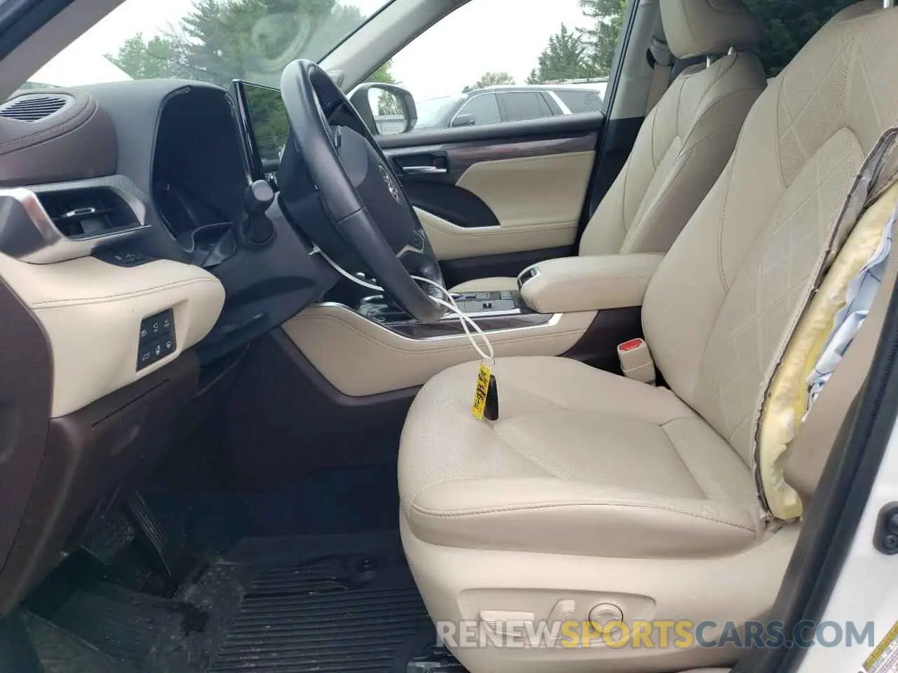 7 Photograph of a damaged car 5TDEBRCH0MS028390 TOYOTA HIGHLANDER 2021