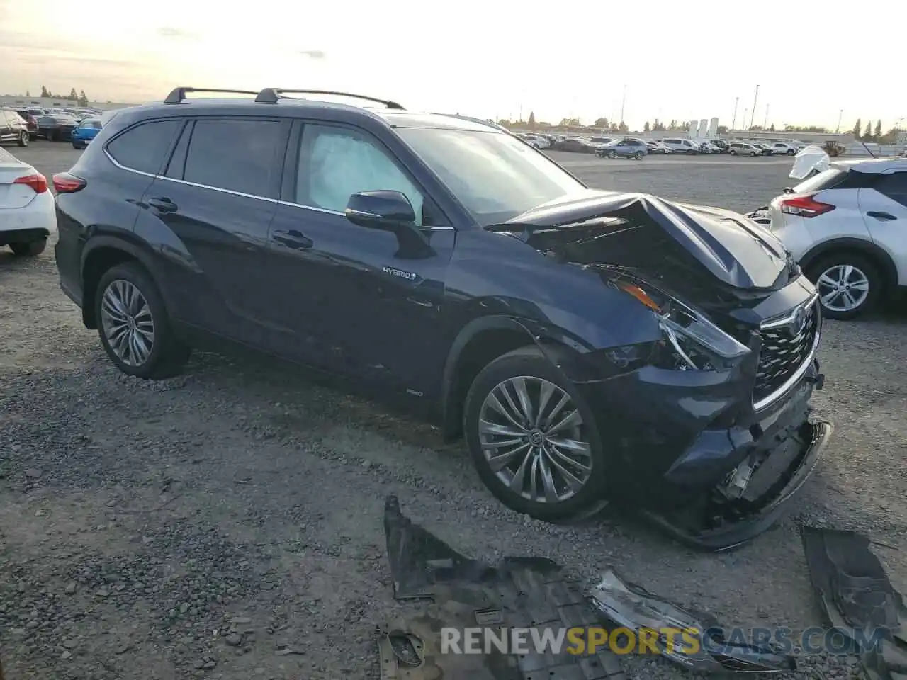 4 Photograph of a damaged car 5TDEBRCH1MS034361 TOYOTA HIGHLANDER 2021