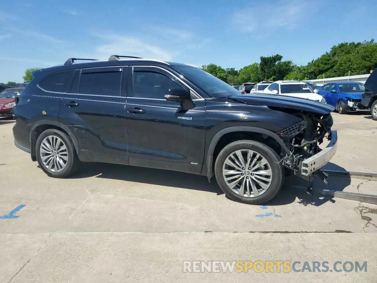 4 Photograph of a damaged car 5TDEBRCH1MS070017 TOYOTA HIGHLANDER 2021