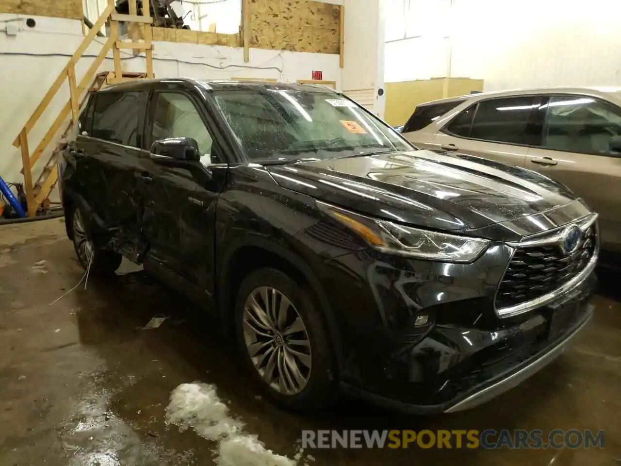 4 Photograph of a damaged car 5TDEBRCH2MS017942 TOYOTA HIGHLANDER 2021