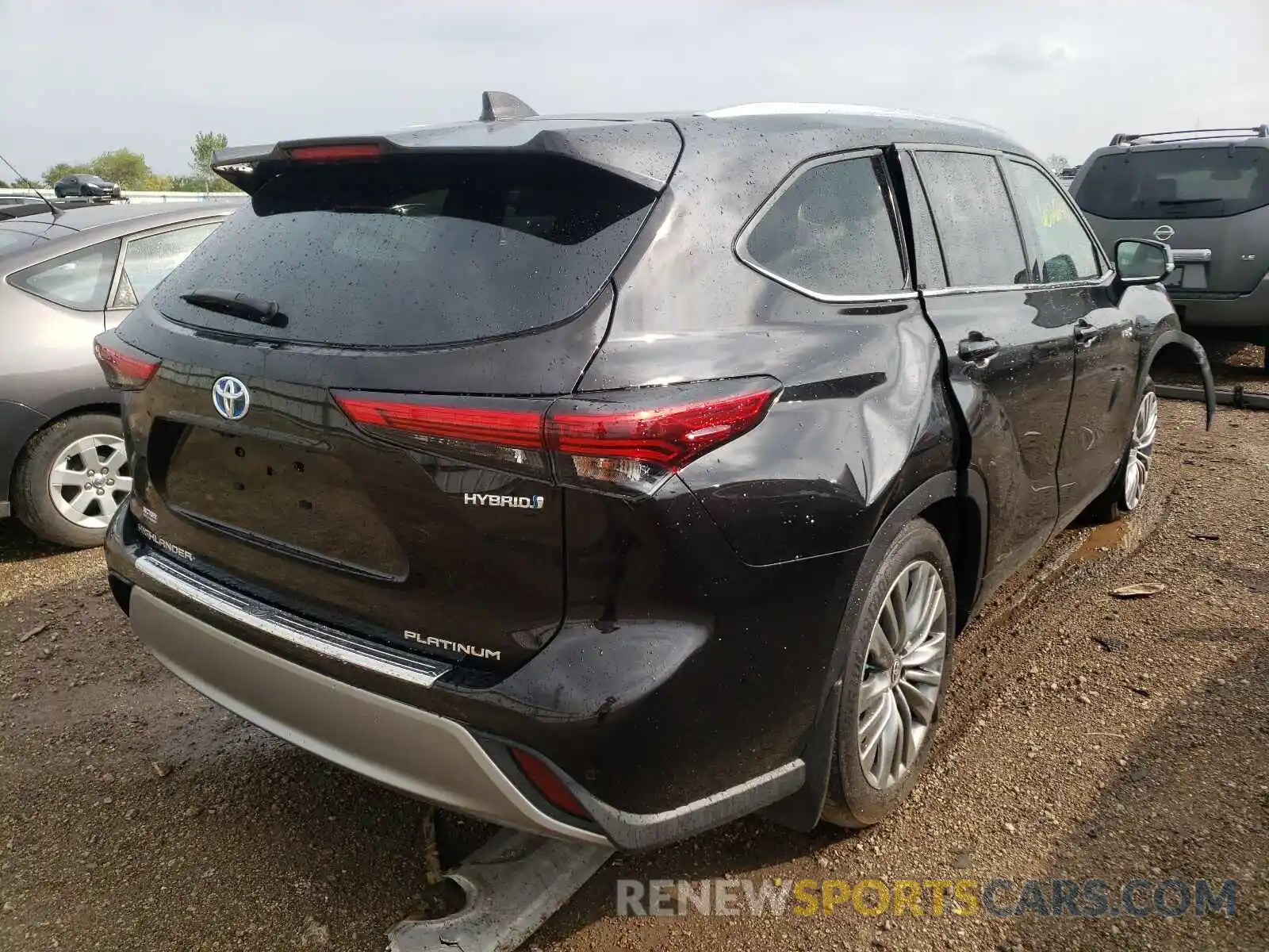 4 Photograph of a damaged car 5TDEBRCH2MS033218 TOYOTA HIGHLANDER 2021