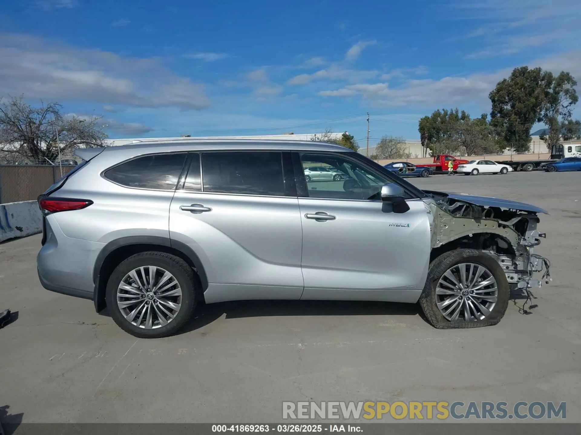 13 Photograph of a damaged car 5TDEBRCH3MS017352 TOYOTA HIGHLANDER 2021