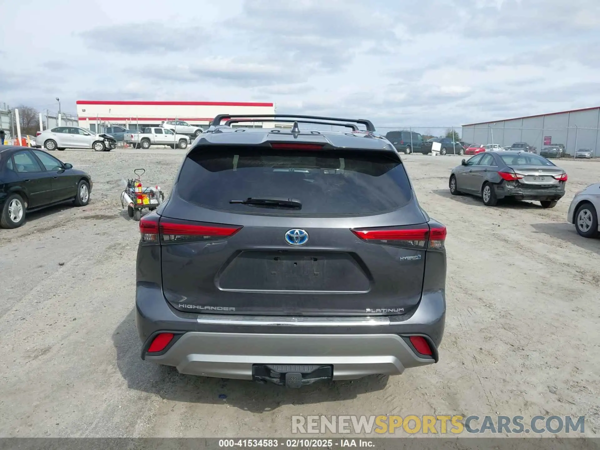 17 Photograph of a damaged car 5TDEBRCH4MS026853 TOYOTA HIGHLANDER 2021