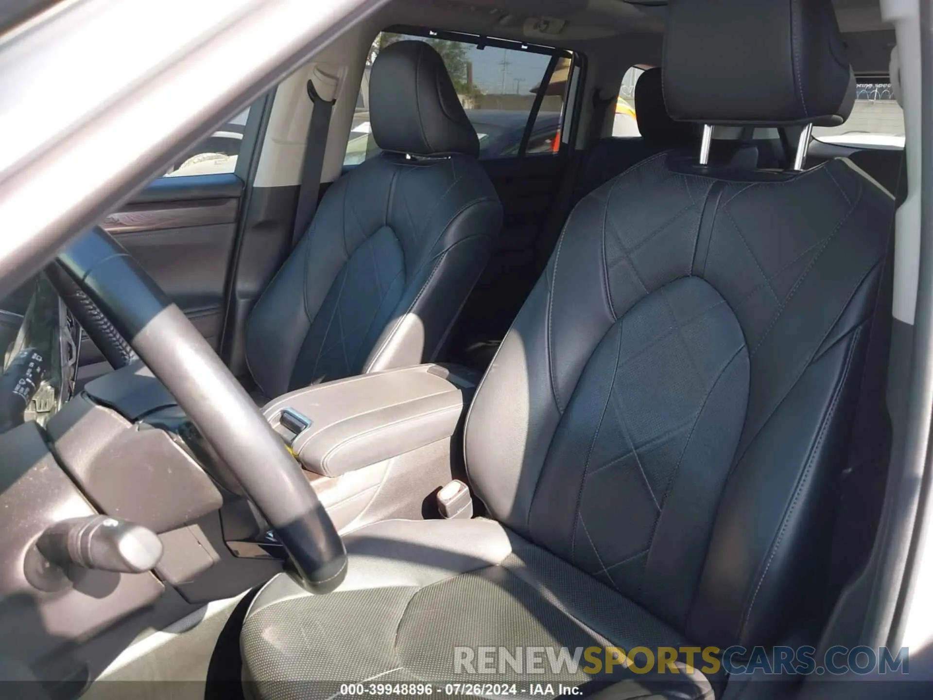 18 Photograph of a damaged car 5TDEBRCH4MS027775 TOYOTA HIGHLANDER 2021