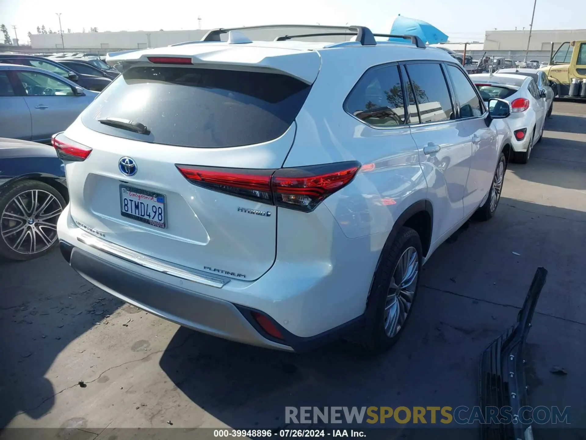 4 Photograph of a damaged car 5TDEBRCH4MS027775 TOYOTA HIGHLANDER 2021