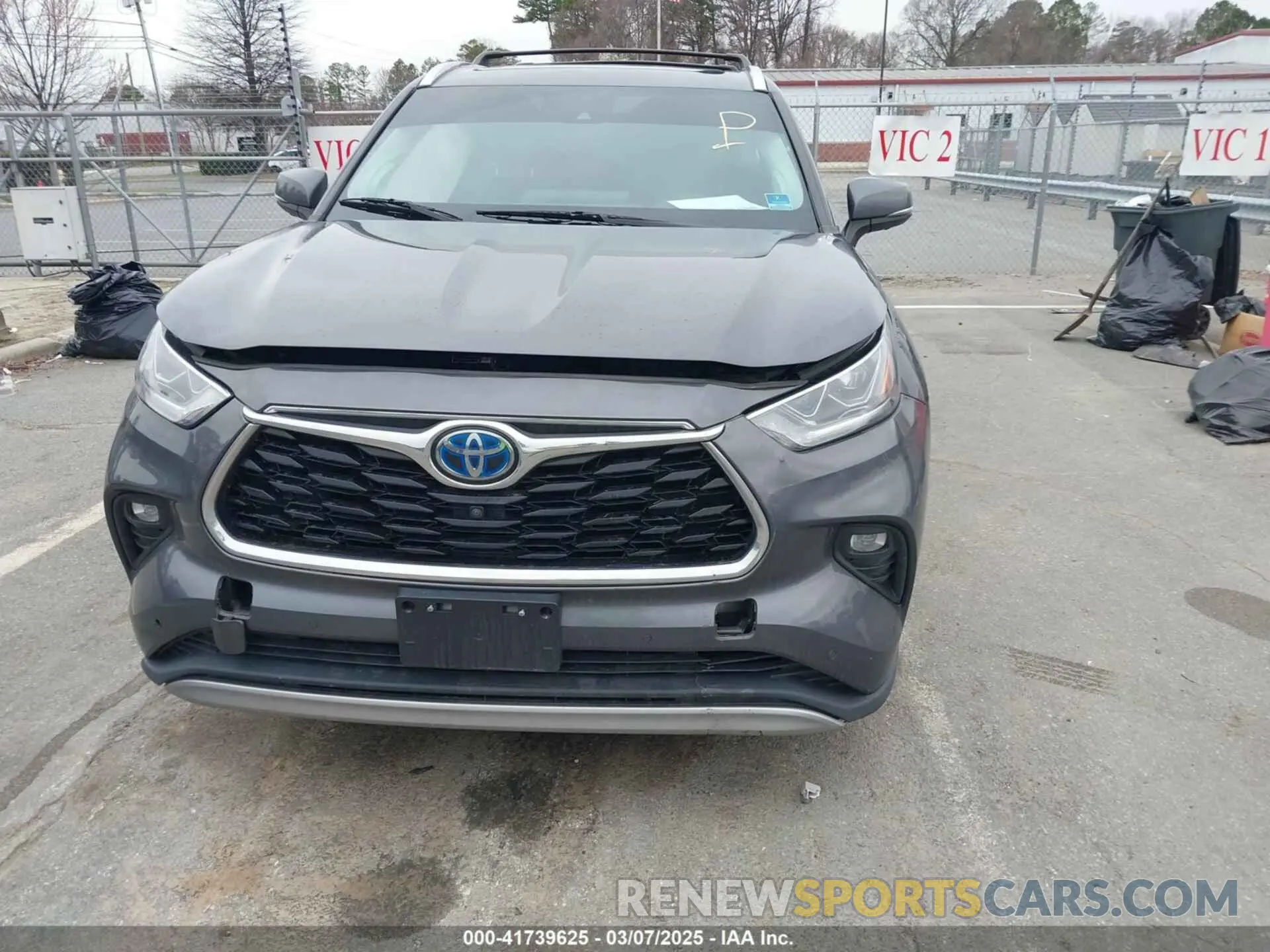 12 Photograph of a damaged car 5TDEBRCH5MS021242 TOYOTA HIGHLANDER 2021