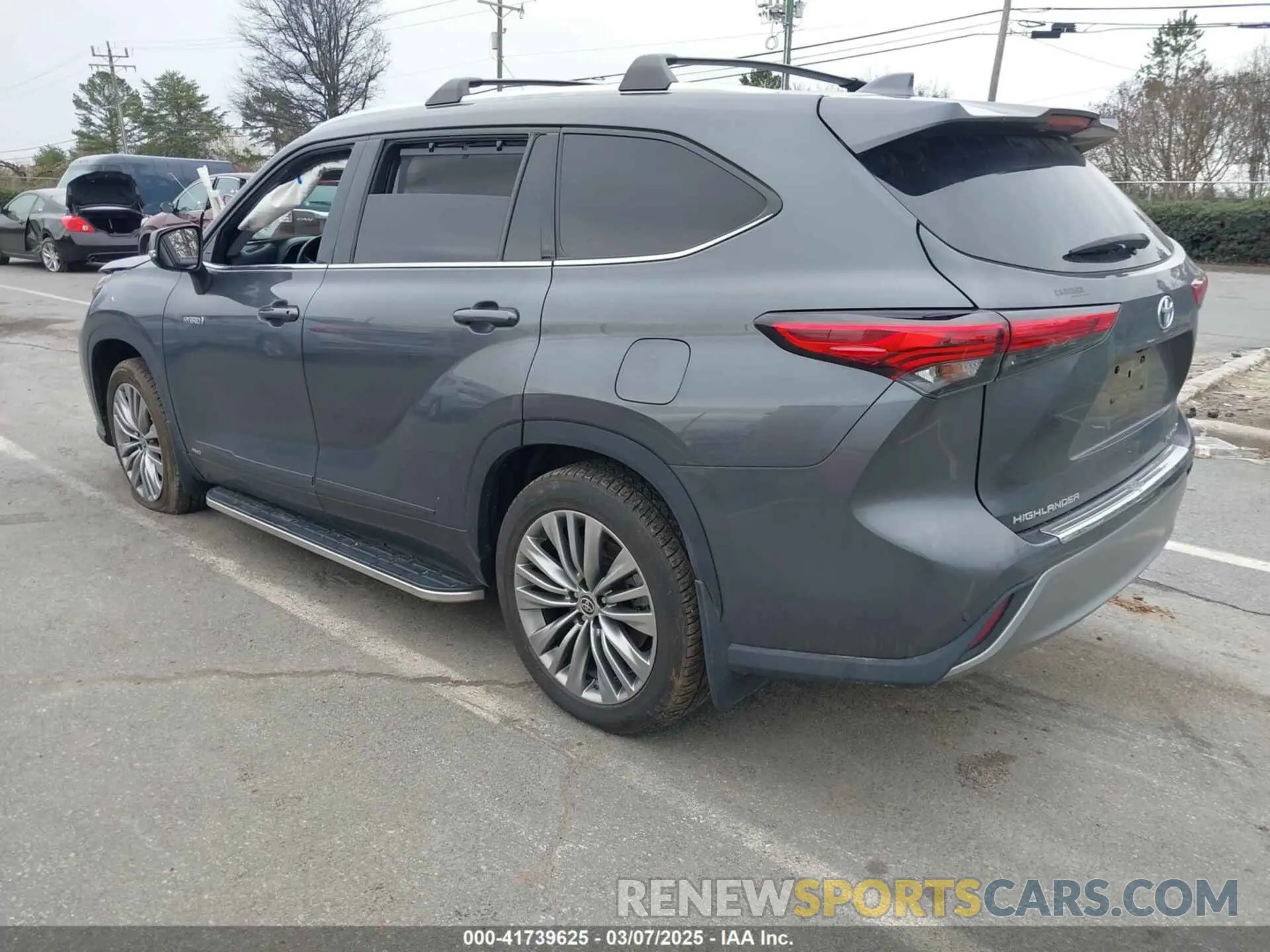 3 Photograph of a damaged car 5TDEBRCH5MS021242 TOYOTA HIGHLANDER 2021