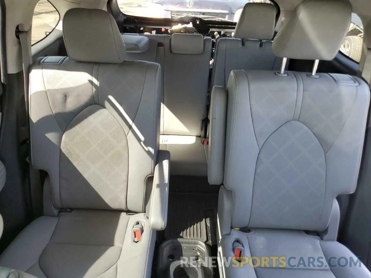 10 Photograph of a damaged car 5TDEBRCH6MS015210 TOYOTA HIGHLANDER 2021