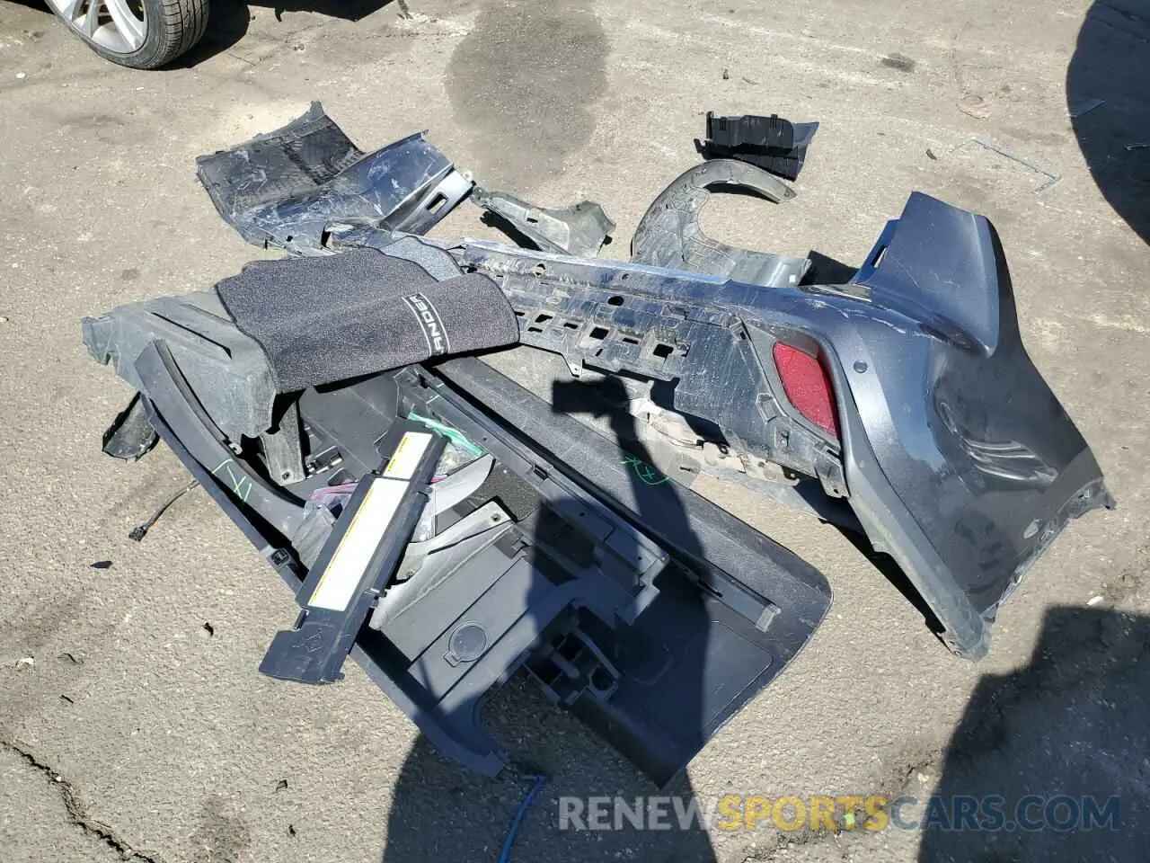 13 Photograph of a damaged car 5TDEBRCH6MS015210 TOYOTA HIGHLANDER 2021
