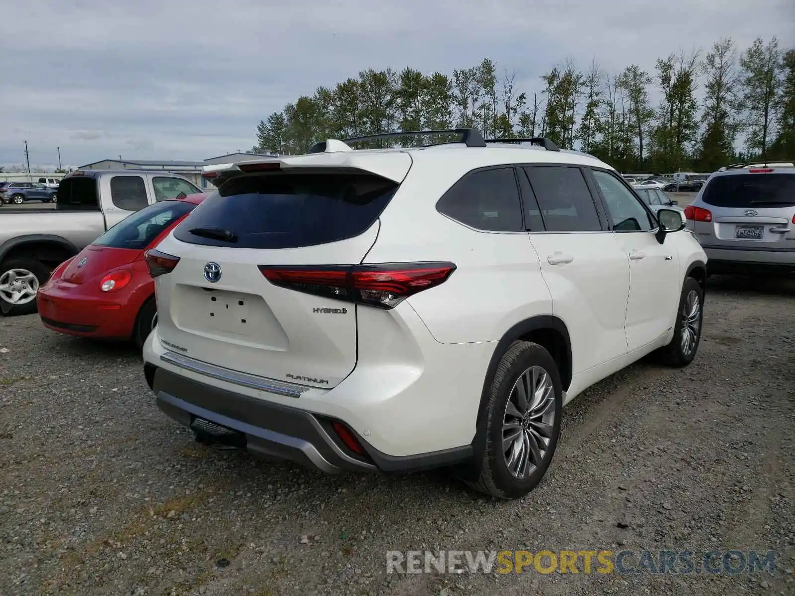 4 Photograph of a damaged car 5TDEBRCH6MS022500 TOYOTA HIGHLANDER 2021