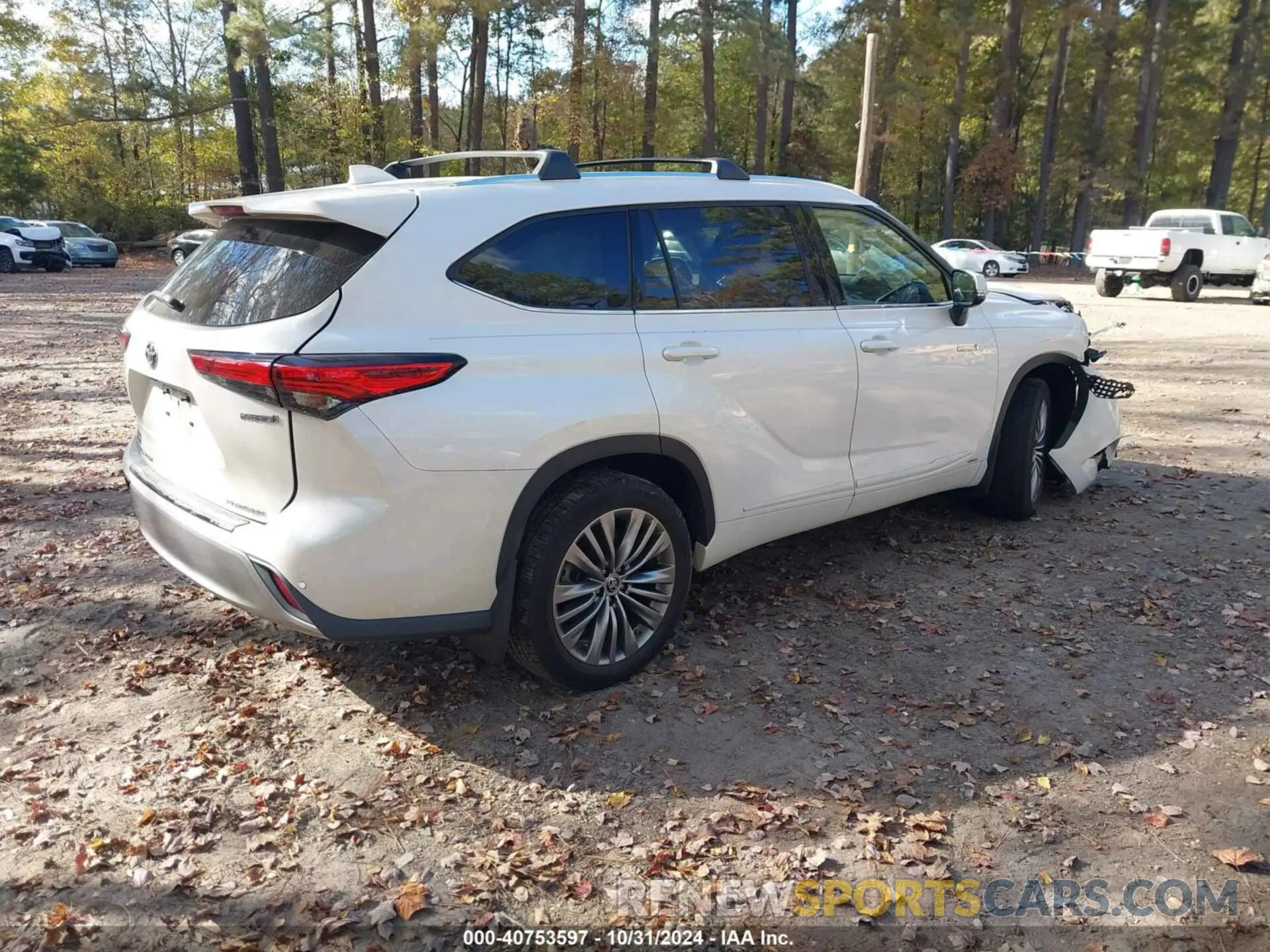 4 Photograph of a damaged car 5TDEBRCH6MS024425 TOYOTA HIGHLANDER 2021