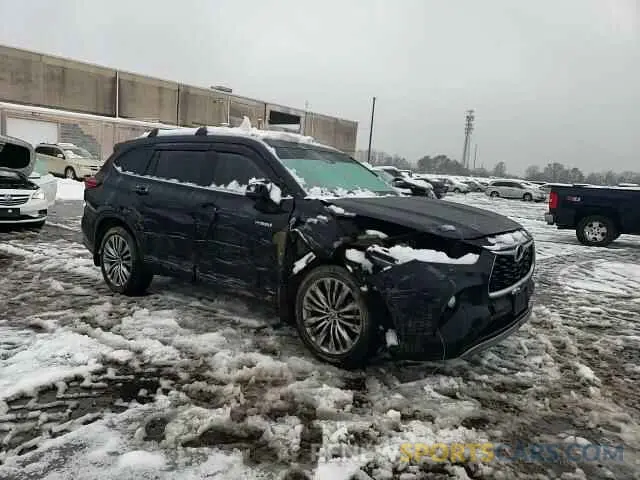 12 Photograph of a damaged car 5TDEBRCH6MS024781 TOYOTA HIGHLANDER 2021