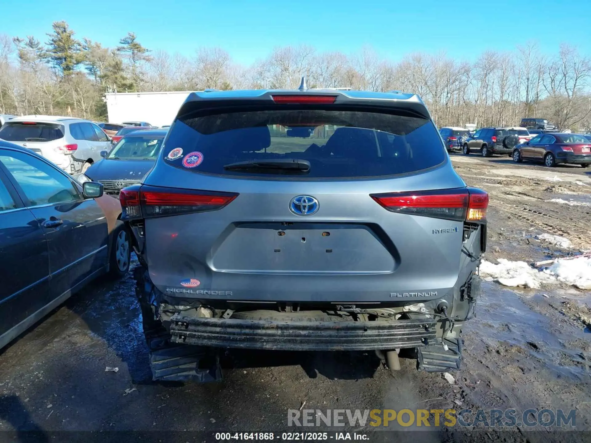 17 Photograph of a damaged car 5TDEBRCH7MS025826 TOYOTA HIGHLANDER 2021