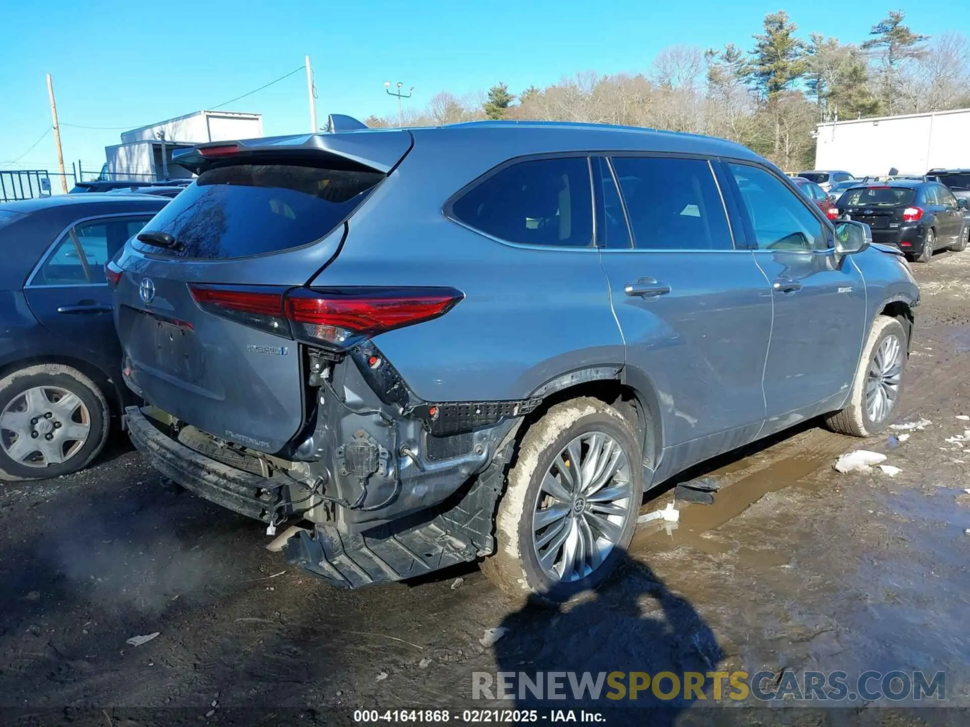 4 Photograph of a damaged car 5TDEBRCH7MS025826 TOYOTA HIGHLANDER 2021