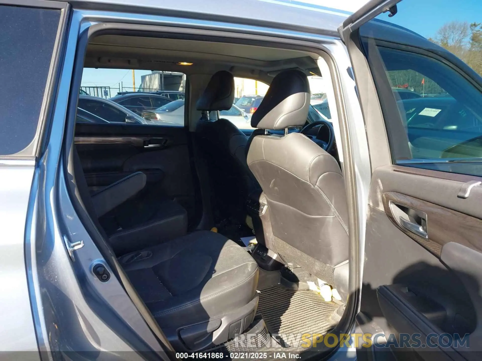 8 Photograph of a damaged car 5TDEBRCH7MS025826 TOYOTA HIGHLANDER 2021