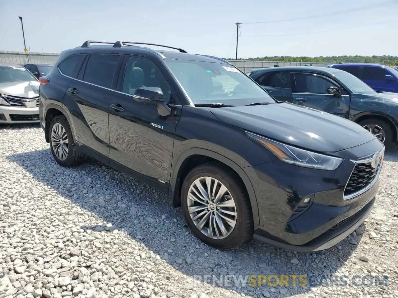 4 Photograph of a damaged car 5TDEBRCHXMS031815 TOYOTA HIGHLANDER 2021