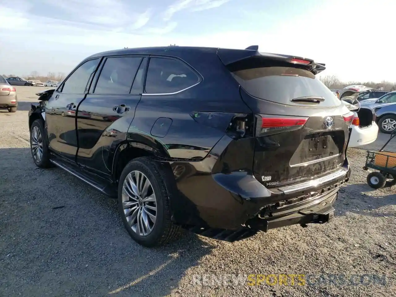 3 Photograph of a damaged car 5TDEBRCHXMS047819 TOYOTA HIGHLANDER 2021