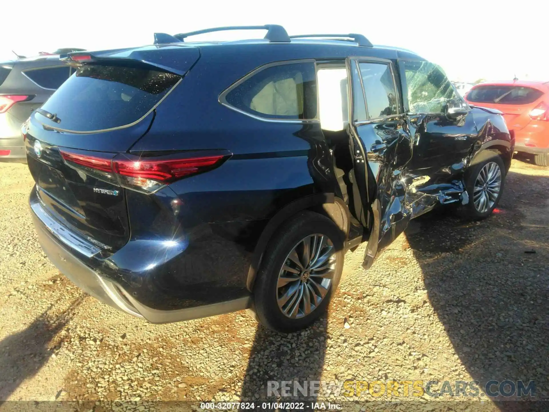 4 Photograph of a damaged car 5TDFARAH3MS005681 TOYOTA HIGHLANDER 2021