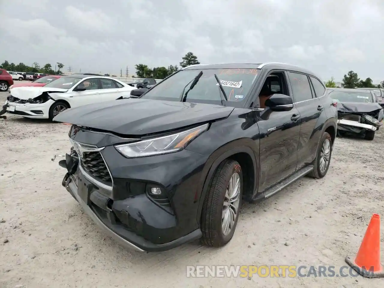 2 Photograph of a damaged car 5TDFARAH6MS009191 TOYOTA HIGHLANDER 2021