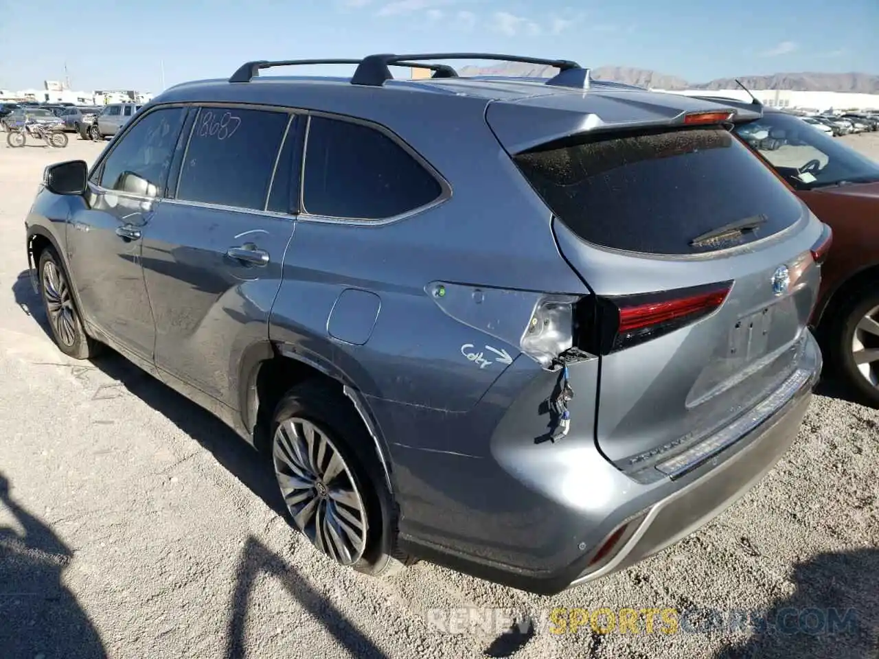 3 Photograph of a damaged car 5TDFARAH9MS006611 TOYOTA HIGHLANDER 2021