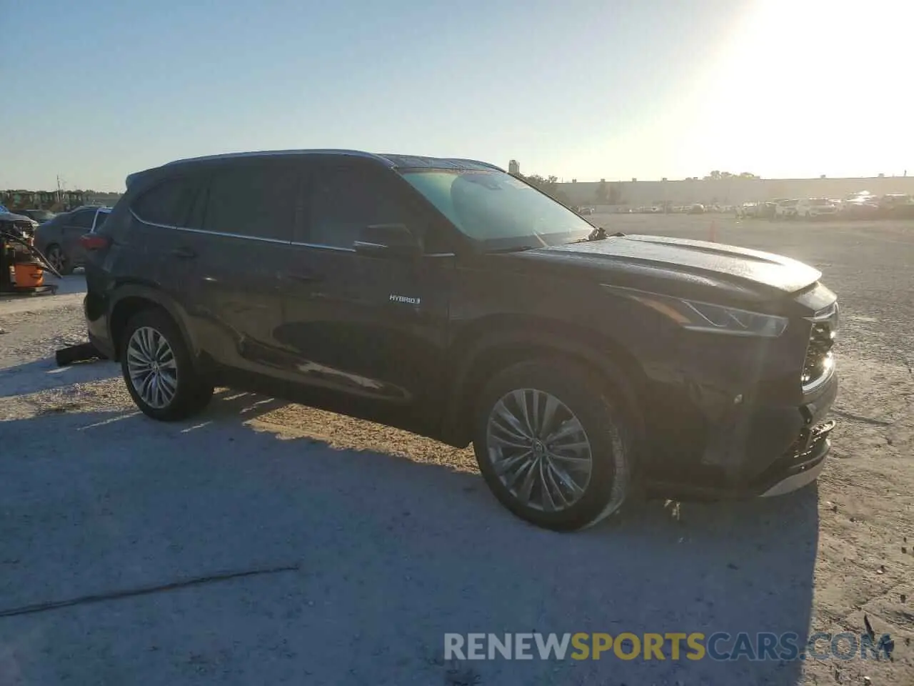 4 Photograph of a damaged car 5TDFARAHXMS009078 TOYOTA HIGHLANDER 2021