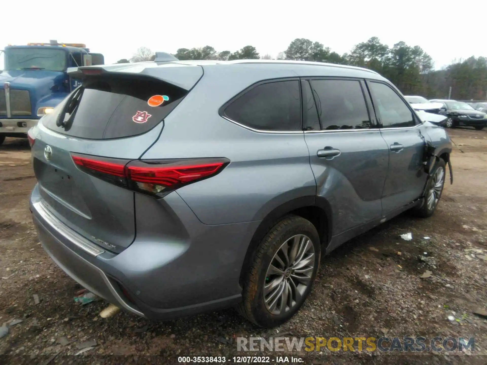 4 Photograph of a damaged car 5TDFZRAH0MS049288 TOYOTA HIGHLANDER 2021