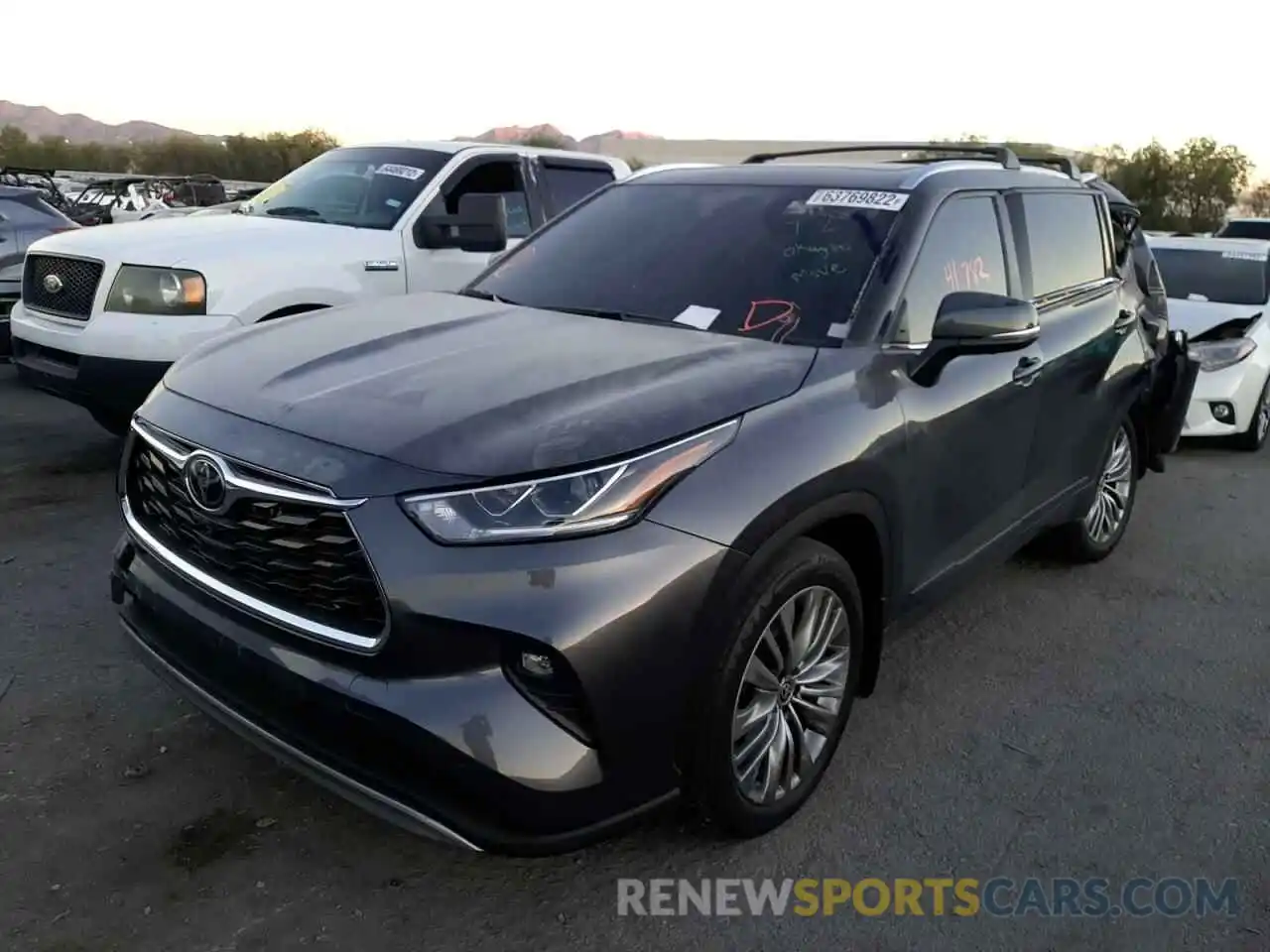 2 Photograph of a damaged car 5TDFZRAH6MS037114 TOYOTA HIGHLANDER 2021