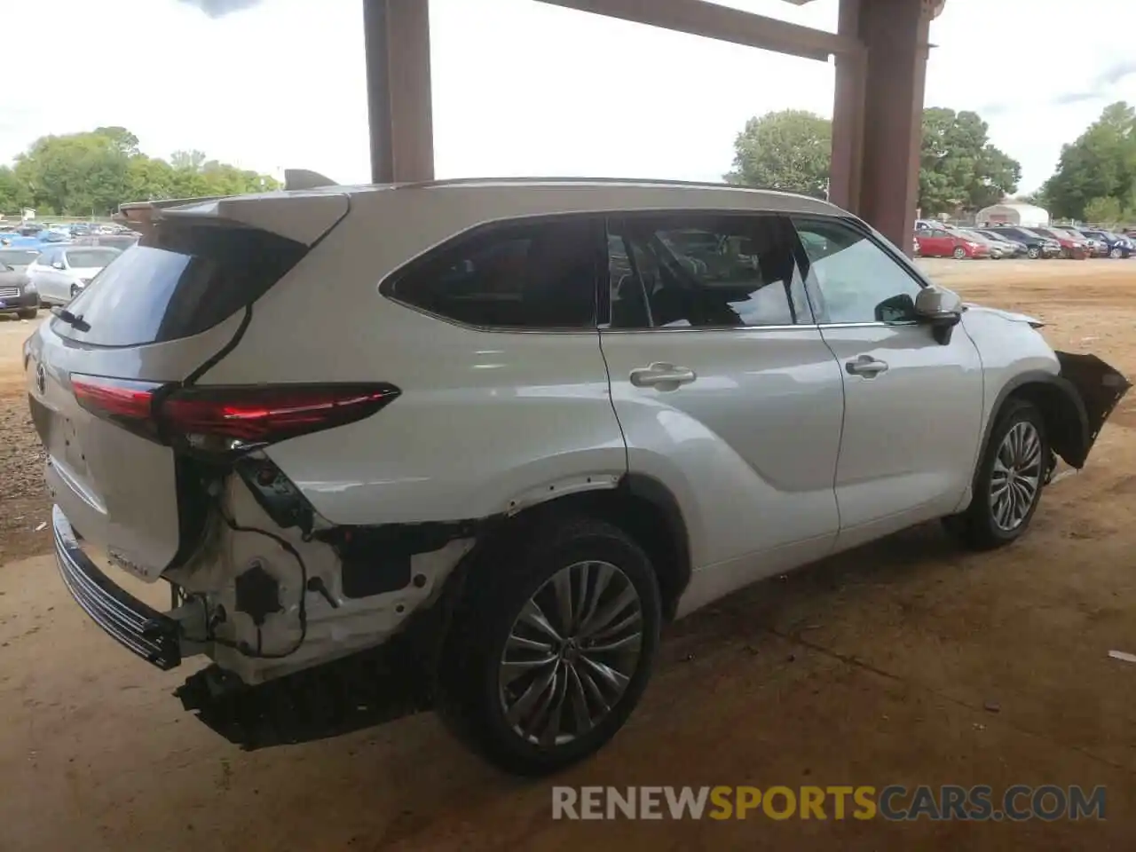 4 Photograph of a damaged car 5TDFZRAH6MS046475 TOYOTA HIGHLANDER 2021