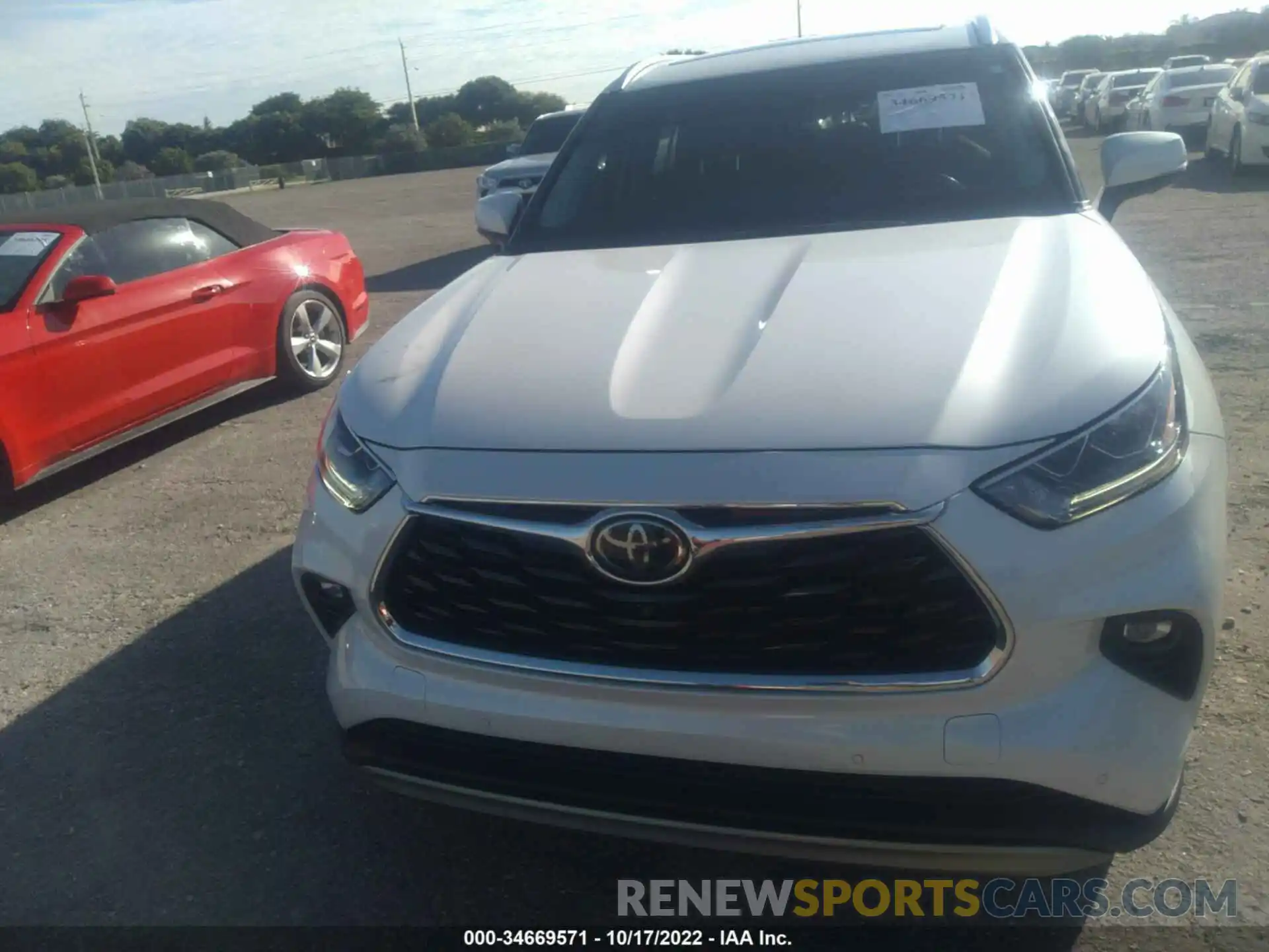 6 Photograph of a damaged car 5TDFZRAH7MS033962 TOYOTA HIGHLANDER 2021