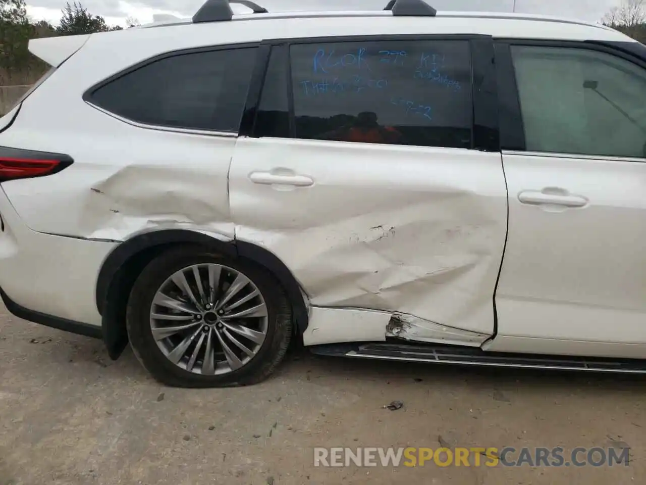 9 Photograph of a damaged car 5TDFZRAH8MS074021 TOYOTA HIGHLANDER 2021