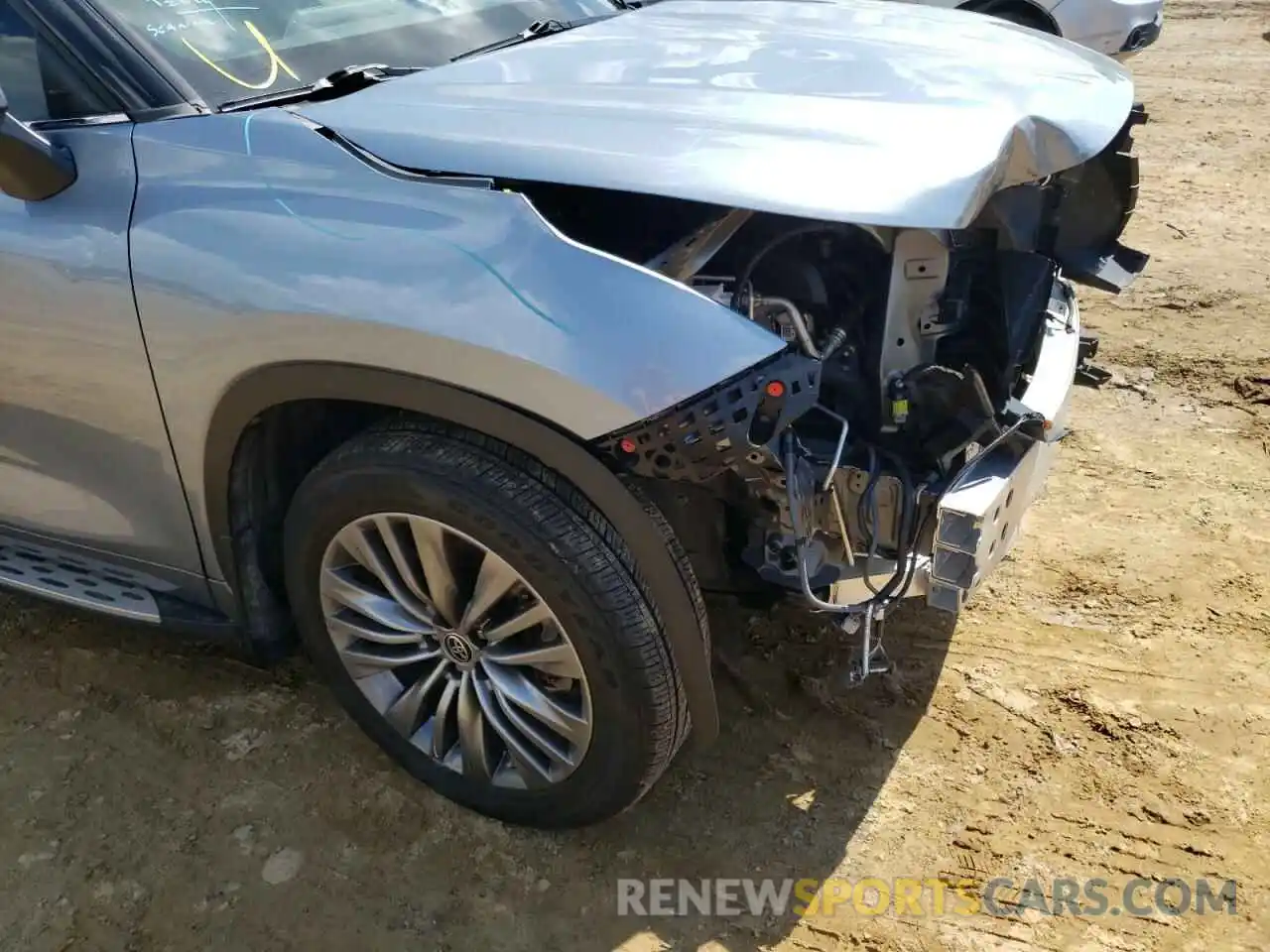 9 Photograph of a damaged car 5TDFZRAH8MS078814 TOYOTA HIGHLANDER 2021